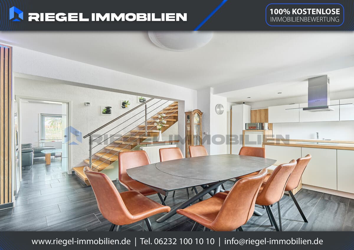 Freistehendes Einfamilienhaus mit Garten, 2 Balkonen, Terrasse und Garage, Germersheim