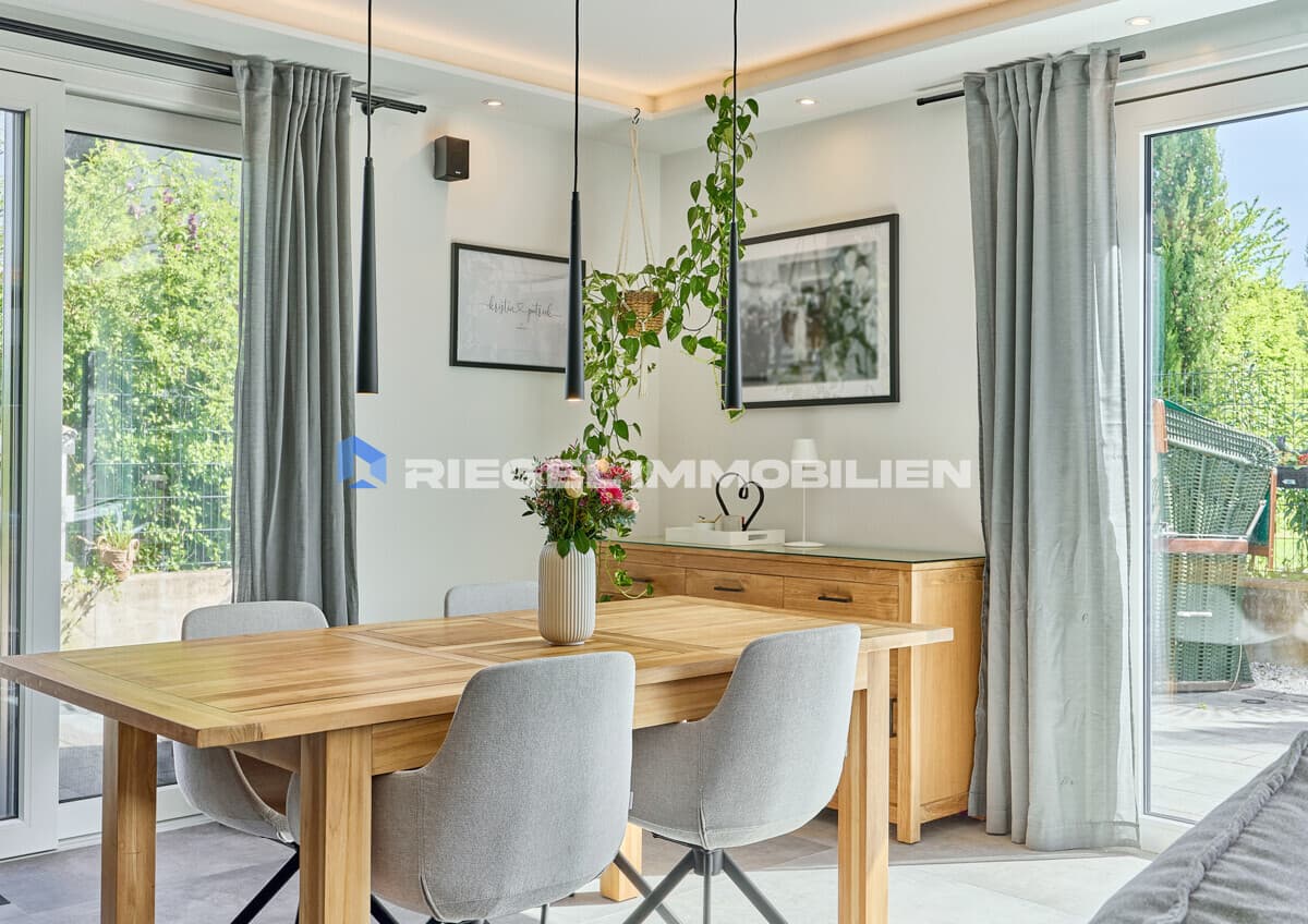 Stilvolle barrierefreie Erdgeschosswohnung (Bj. 2020) mit Terrasse und Garten, Römerberg Heiligenstein