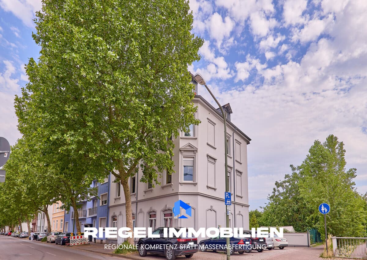 Attraktives 8-Familienhaus mit Stellplätzen und Entwicklungspotenzial, Ludwigshafen