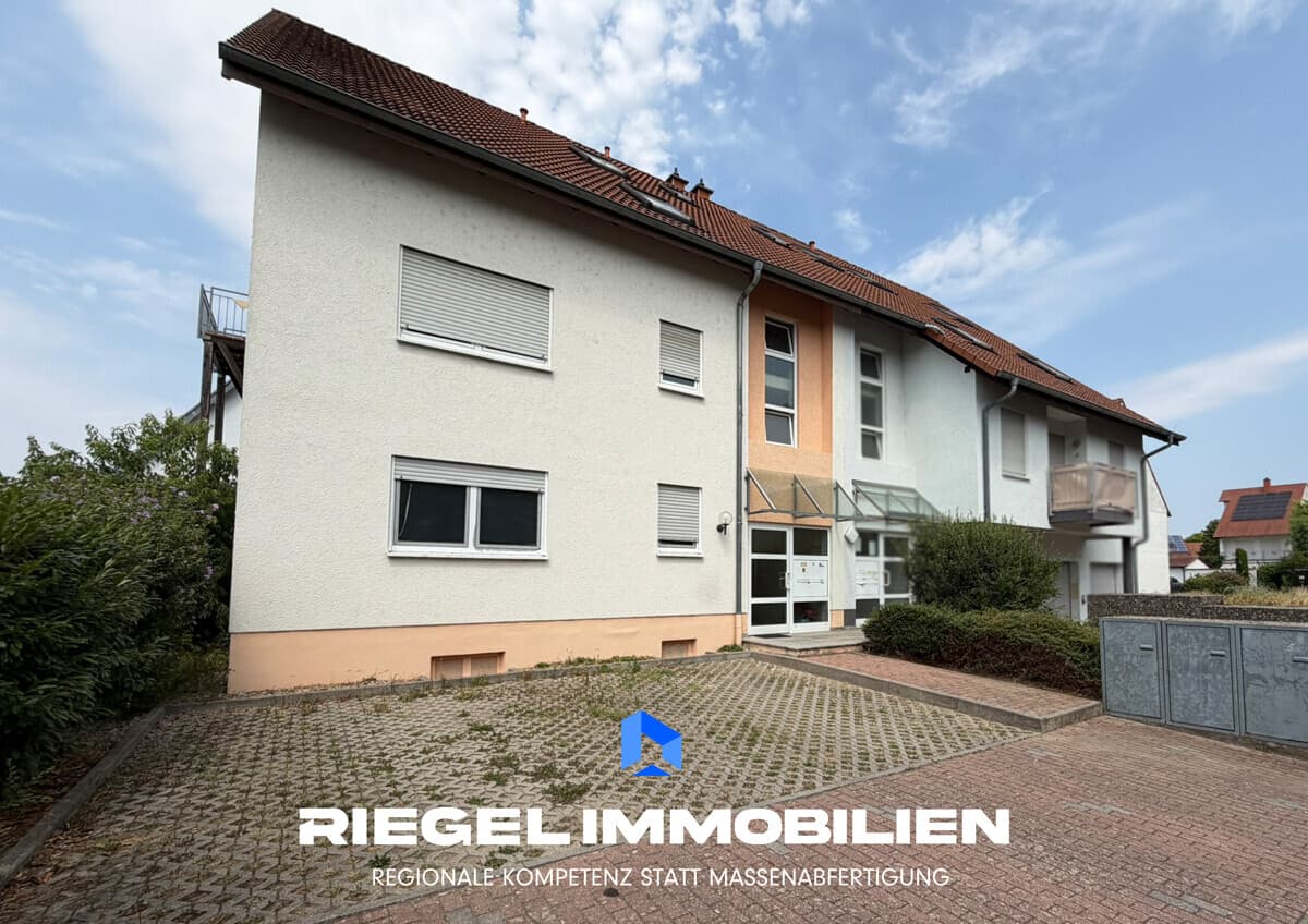 | Maisonette 105 m² | 4 Zi. | 2 Tageslichtbäder | Balkon | Stellplatz, Waldsee