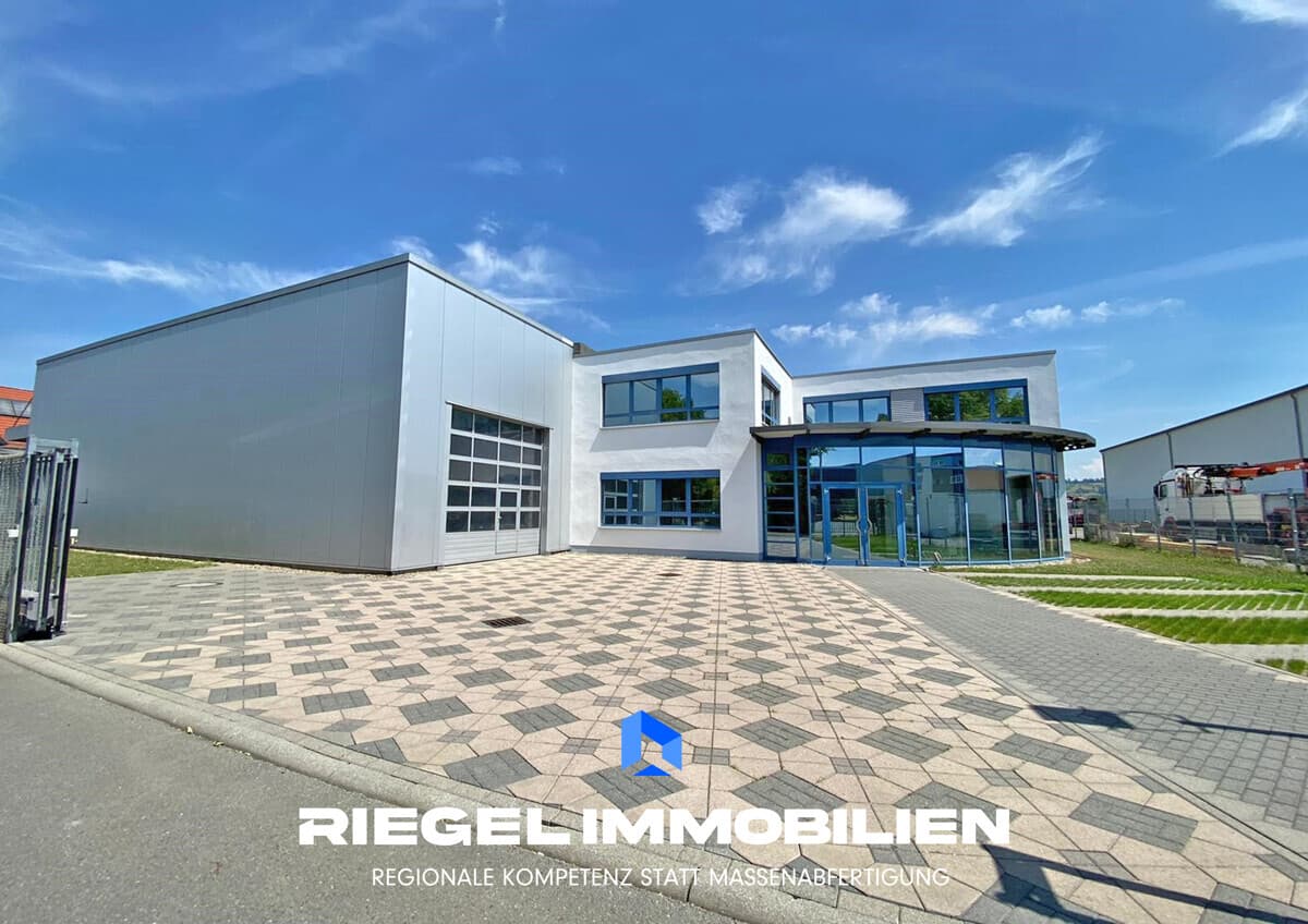 Baujahr 2000 I Repräsentatives Bürogebäude mit Produktions- und Hallenfläche, Bensheim