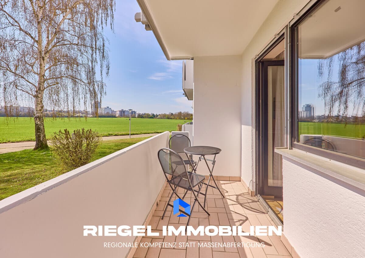 Attraktive 2 Zimmerwohnung mit Balkon und Garage in Neureut, Karlsruhe
