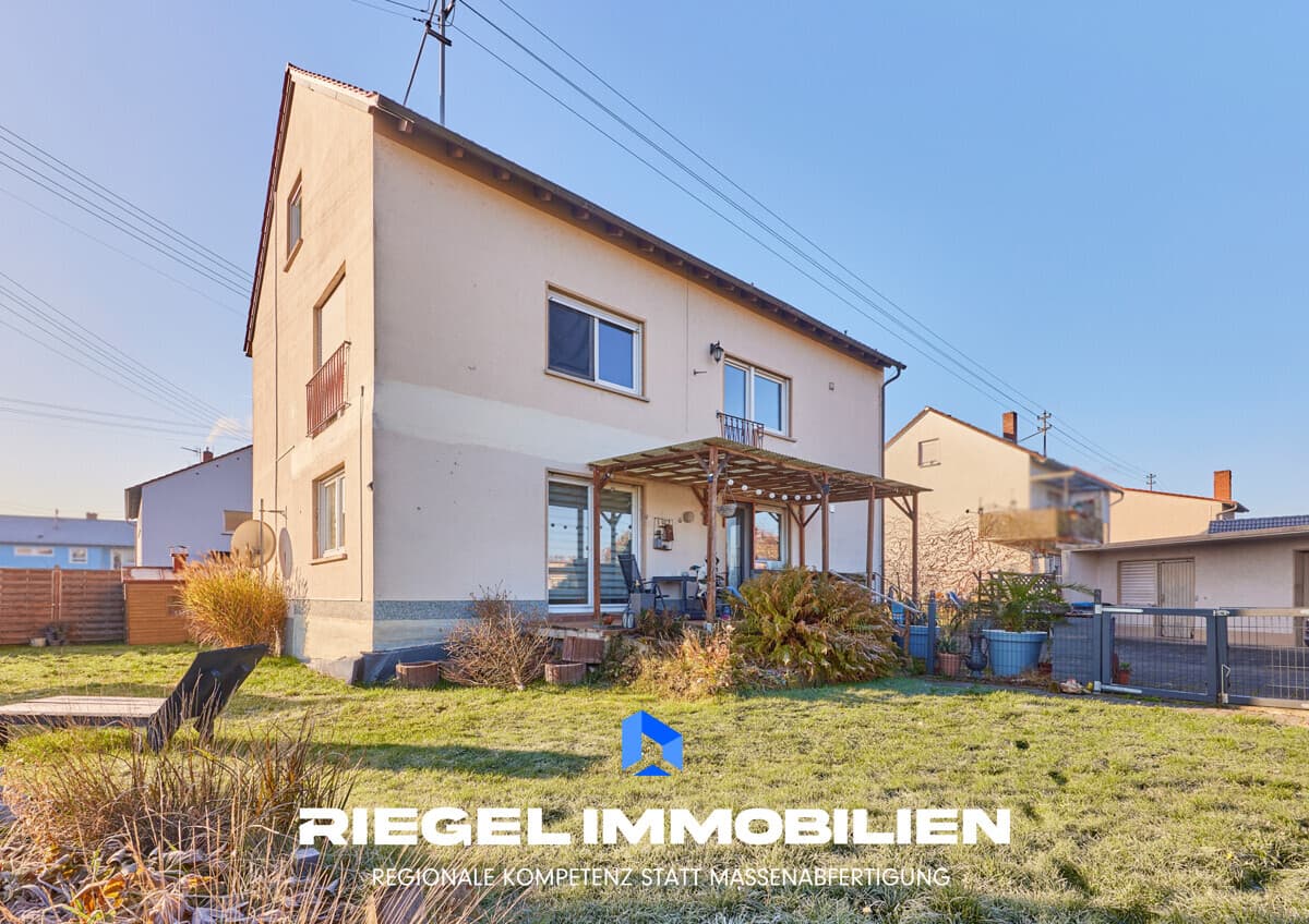 1.487 m² Grdst., Bauplatz, PV-Anlage, 2 Familienhaus mit 3 Wohnungen, 2 Garagen, Böhl-Iggelheim